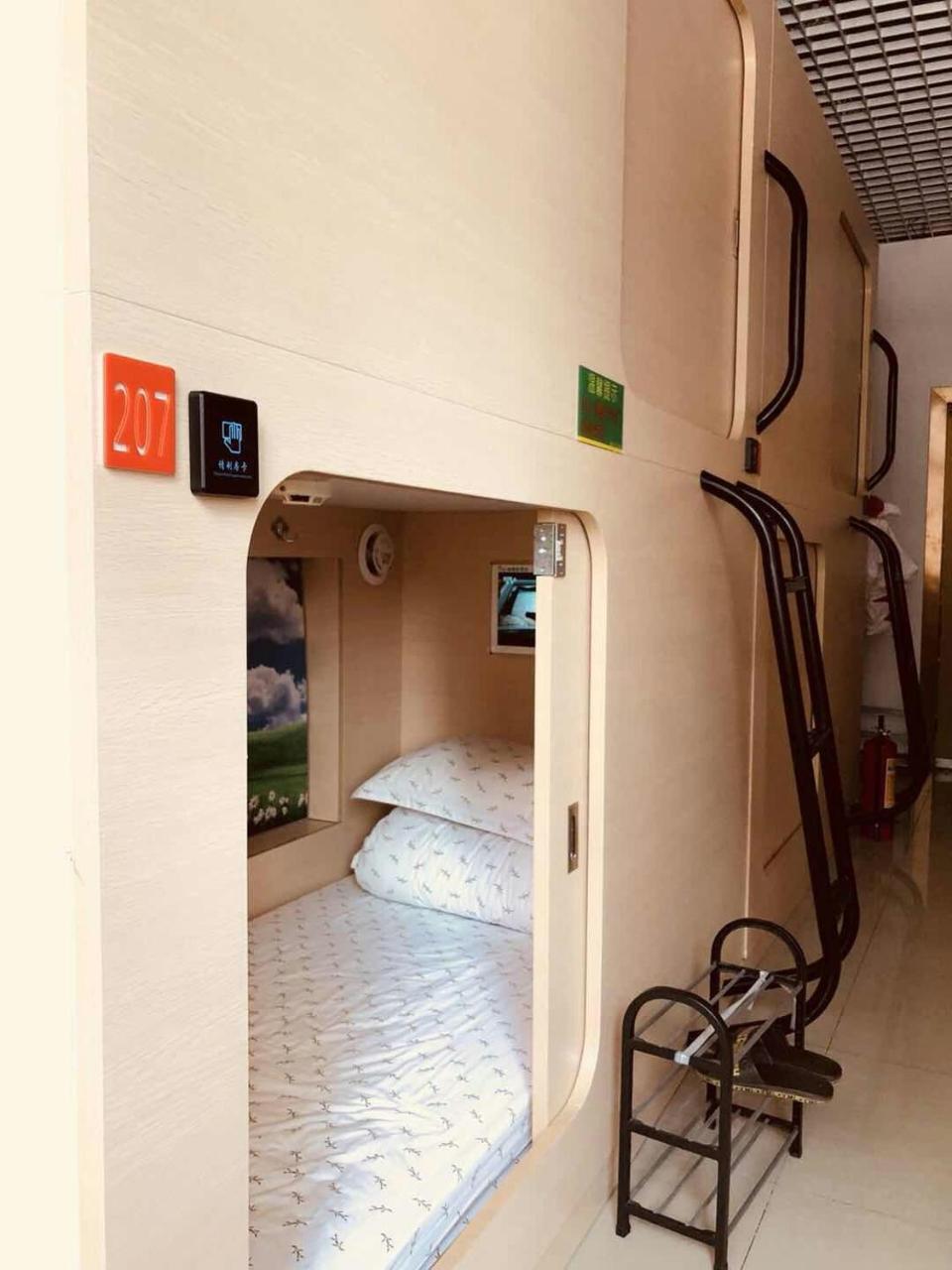 The Olive Tree Capsule Hostel Шеньчжень Екстер'єр фото