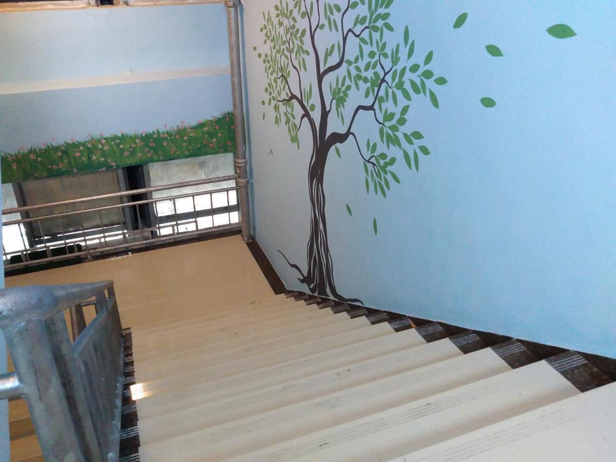 The Olive Tree Capsule Hostel Шеньчжень Екстер'єр фото